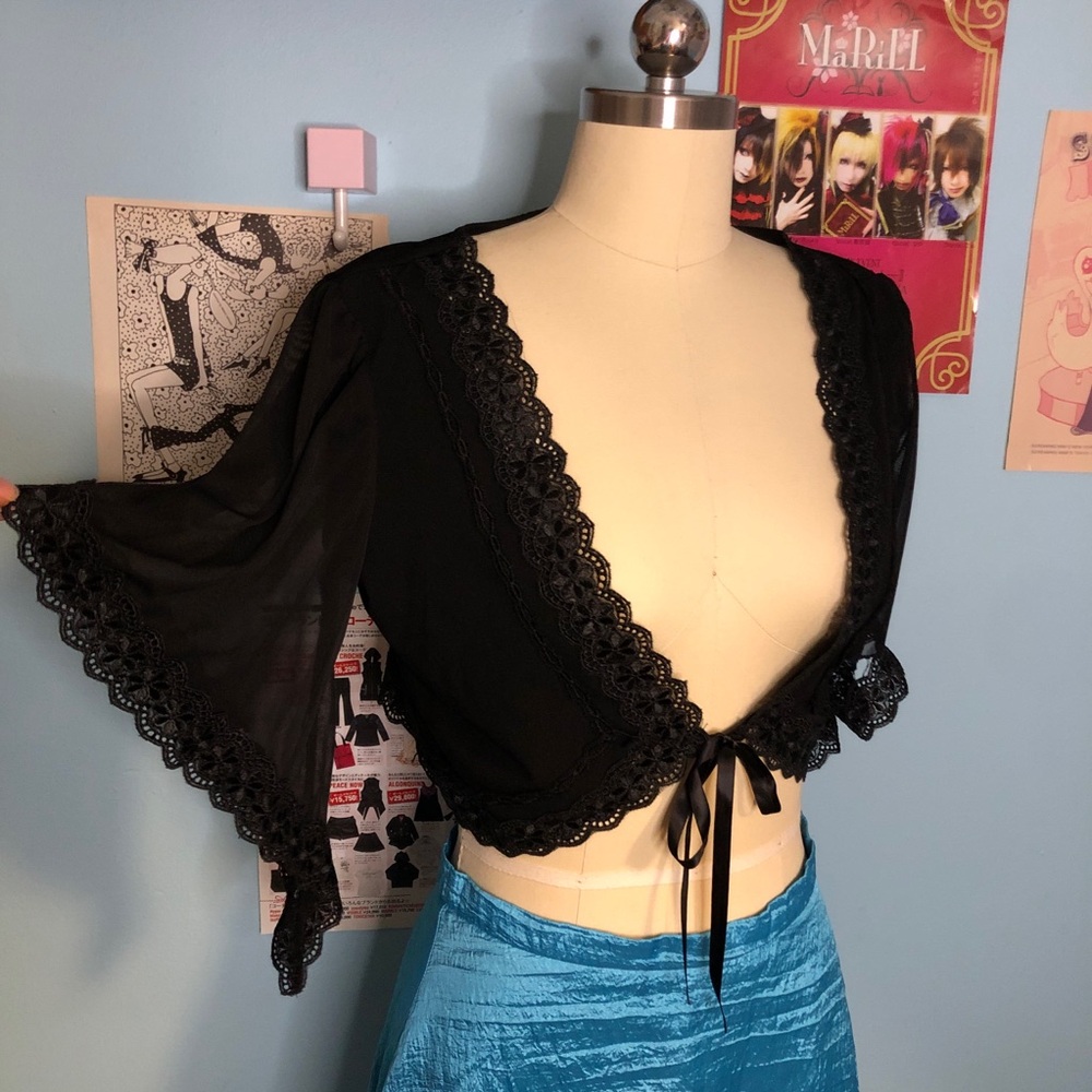 Y2K Le Chateau Whimsigoth Lace Embroidery Bell Sleeve Bolero Shrug Top Sm/Md